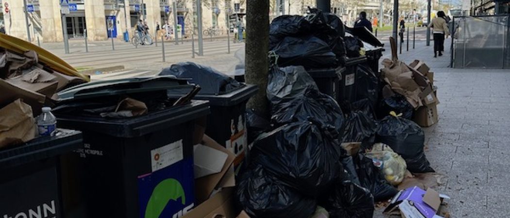 Angers : les poubelles ne sont plus ramassées